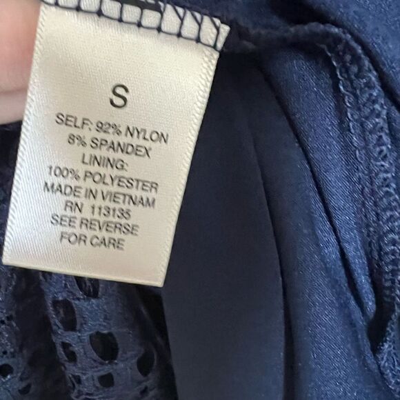 Leo & Nicole Lace Blouse Top Peasant Style Dark Navy Blue women’s size S - Picture 6 of 7